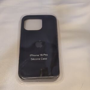 Apple iPhone 16 Pro Silicone Cover - Midnight Black